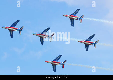 DUXFORD, CAMBRIDGESHIRE, ENGLAND - 25 Mai: Patrouille Acrobatique de France Alpha Jets in formation Stockfoto