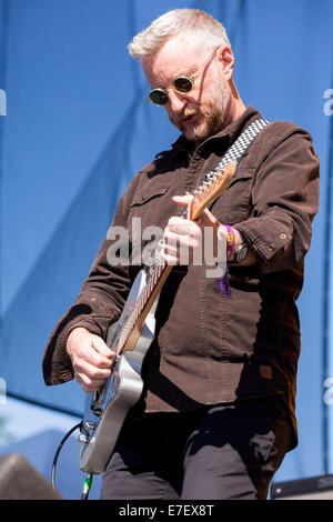 Chicago, Illinois, USA. 14. Sep, 2014. Musiker BILLY BRAGG tritt 2014 Riot Fest-Musik-Festival im Humboldt Park in Chicago, Illinois © Daniel DeSlover/ZUMA Draht/Alamy Live News Stockfoto