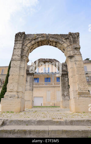 Römischer Triumphbogen Arc Romain, Cavaillon, Vaucluse, Provence-Alpes-Côte d ' Azur, Südfrankreich, Frankreich Stockfoto