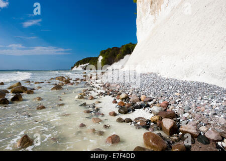 Steilküste mit den Kreidefelsen im Nationalpark Jasmund, Weltkulturerbe, Rügen, Mecklenburg-Vorpommern Stockfoto