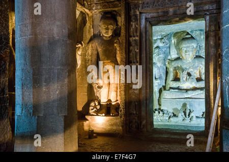 Ajanta Höhlen, UNESCO-Weltkulturerbe, Höhle 04, Aurangabad Bezirk, Maharashtra, Indien Stockfoto
