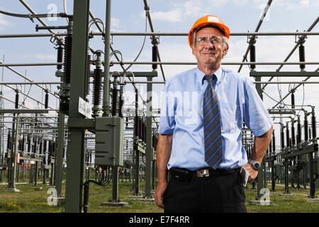 Engineer bei der Unterstation der Transmission Control Center, TCC, der Übertragungsnetzbetreiber 50Hertz, Neuenhagen Stockfoto