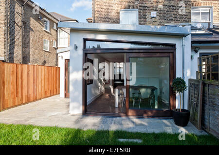 Modernisierte London zu Hause. Hintere Verlängerung. Stockfoto