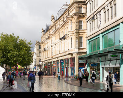 Die viktorianischen Gebäude der Queen Street, Cardiff Stockfoto