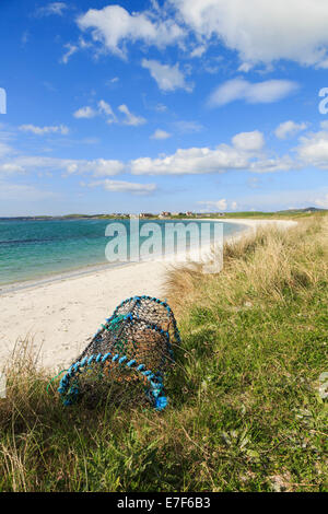 Lobster Pot auf Sanddünen von schönen ruhigen Strand Traigh nam Faoghailean Balranald RSPB Nature Reserve North Uist Äußere Hebriden Schottland Großbritannien Stockfoto