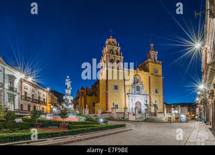 Kirche unserer lieben Frau von Guanajuato in Plaza De La Paz in der Morgendämmerung, Guanajuato, Guanajuato, Mexiko Stockfoto