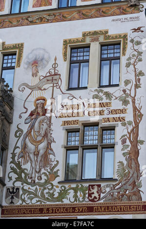 St. Wenceslas Pferd an der Fassade der Storch-Haus am Altstädter Ring, Prag, Tschechische Republik. Stockfoto