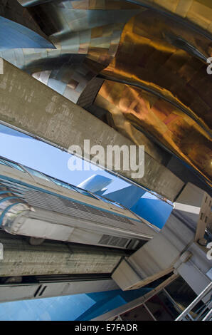 EMP Museum und Seattle Center monorail Stockfoto