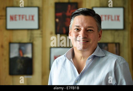 Berlin, Deutschland. 16. Sep, 2014. Chief Content Officer des Anbieters auf Abruf Internet Streaming-Medien Netflix, Ted Sarandos stellt Einzelheiten der Start des Dienstes in Deutschland Duriong eine Presse reden in Berlin, Deutschland, 16. September 2014. Netflix bietet Internet-video-streaming für eine monatliche Gebühr. Foto: BERND VON JUTRCZENKA/DPA/Alamy Live-Nachrichten Stockfoto