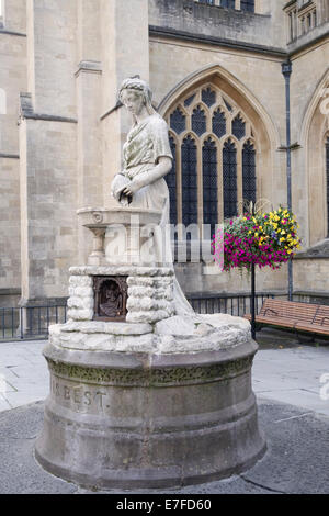 Die Wassergöttin Rebecca Wasserbrunnen trägt die Aufschrift "WATER IS BEST" City of Bath, Somerset, England, UK Stockfoto