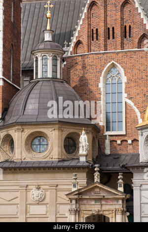 Detail der Kathedrale auf dem Wawel, Königsschloss Wawel auf Wawel in Krakau, Polen, im September Stockfoto