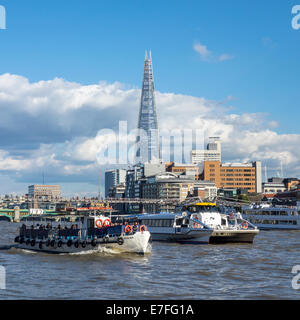 Millenium Brücke Themse Südufer Shard London England Stockfoto