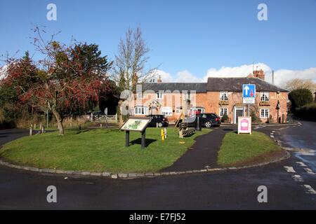 Bell-grün und die Bell Inn Wirtshaus am Welford auf Avon, warwickshire Stockfoto