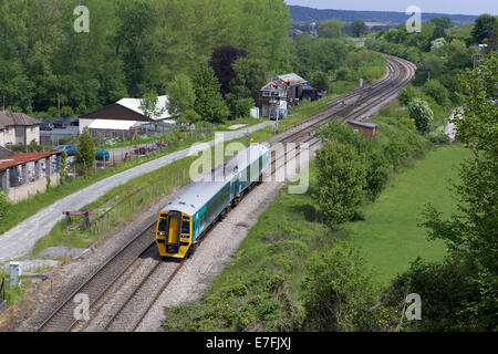 Arriva trains Wales, die Klasse 158 Nr. 158829 Pontrilas mit 1W92 0921 Cardiff zentrale nach Holyhead auf 06.03.13 durchläuft. Stockfoto