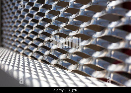 Ein Blick auf Details von ArcelorMittal Orbit in den Queen Elizabeth Olympic Park. Stockfoto