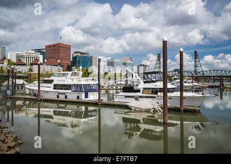 Die Marina und die Stadt Skyline in Portland, Oregon, USA. Stockfoto