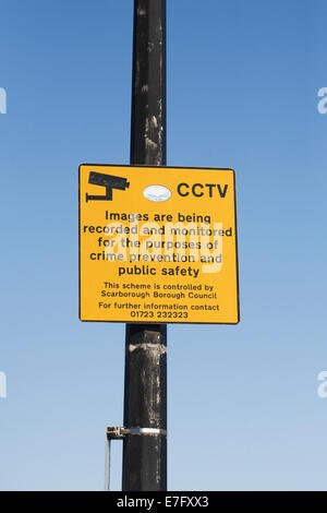 CCTV-Schild an einem Lampost. Stockfoto