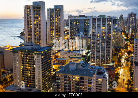 Honolulu Hawaii, Oahu, Hawaiian, Waikiki Beach, Pazifischer Ozean, Kuhio Avenue, Hochhaus, Gebäude, Hotels, Eigentumswohnungen Wohnapartments gebaut Stockfoto