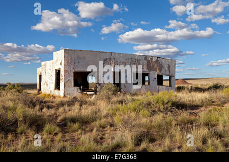 Der verlassene Painted Desert Handelsposten entlang eine umgangene Abschnitt der Route 66 in Arizona. Stockfoto