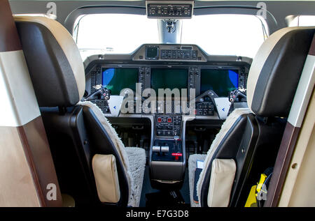 Privat-Jet-cockpit Stockfoto