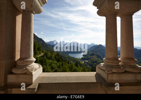 Blick vom Balkon, Schloss Neuschwanstein, Schwangau, Ostallgäu, Allgäu, Schwaben, Bayern, Deutschland Stockfoto