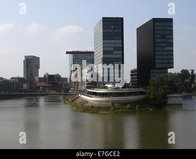 Hohen Wohnungen im ehemaligen alten Hafen von Düsseldorf, Foto: 7. September 2014. Stockfoto