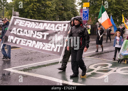 Irische republikanische Internierung Day Parade auf der Falls Road in Belfast, 12.8.2014 Stockfoto