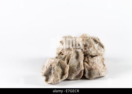 Haufen von gesalzene Pflaumen, die Ihre Zähne extrem empfindlich machen! Stockfoto