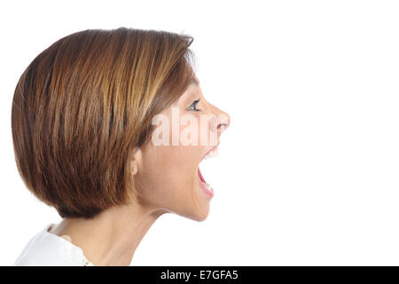 Profil von eine böse junge Frau schreiend auf einem weißen Hintergrund isoliert Stockfoto
