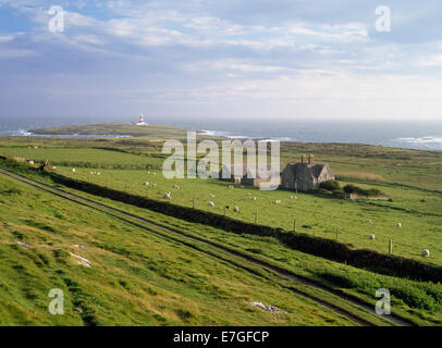 Carreg Fawr Haus und Hof, mit Leuchtturm hinaus Bardsey Island, North Wales; 'Nabend Stockfoto