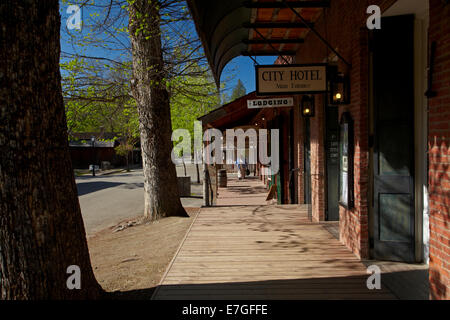 Stadthotel (1856), Main Street, Columbia State Historic Park, Columbia, Tuolumne County, Ausläufer der Sierra Nevada, Kalifornien, US Stockfoto