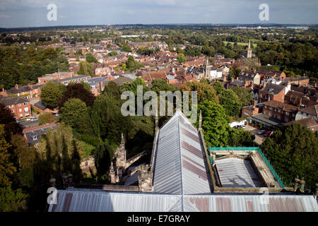 Blick nach Osten vom Turm der St. Marien-Kirche, Warwick, Warwickshire, England, UK Stockfoto