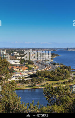 Perth Kwinana Freeway Überblick vom Kings Park. Stockfoto