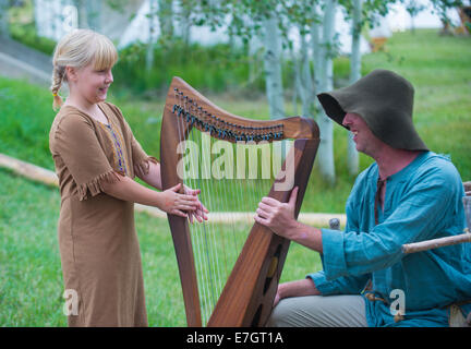 Unbekannte Teilnehmer in das Fort Bridger Rendezvous statt in Fort Bridger Wyoming Stockfoto