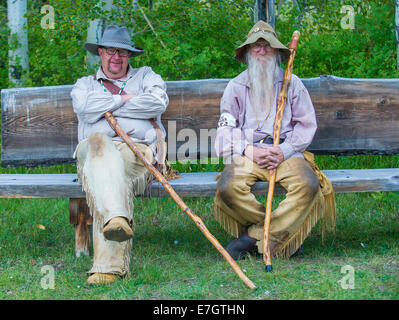 Unbekannte Teilnehmer in das Fort Bridger Rendezvous statt in Fort Bridger Wyoming Stockfoto