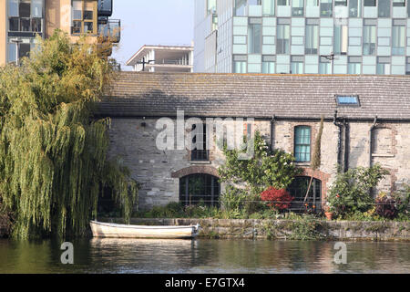 Waterside Leben Dublin Irland Stockfoto