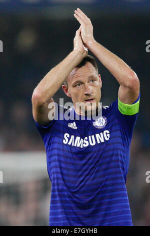 London, UK. 17. Sep, 2014. Champions League Gruppenphase. Chelsea vs. FC Schalke 04. Chelseas John Terry erkennt die heimischen Fans, nachdem das Finale Pfeifen Credit: Action Plus Sport/Alamy Live News Stockfoto