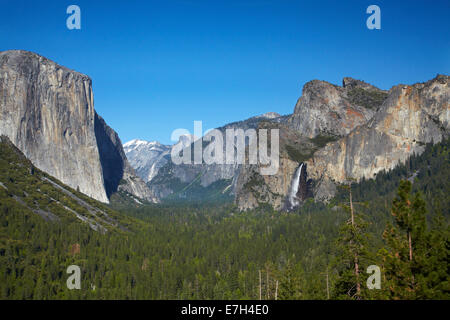 El Capitan, Yosemite Valley, Half Dome und Bridalveil Fall, gesehen vom Tunnel View, Yosemite-Nationalpark, Kalifornien, USA Stockfoto