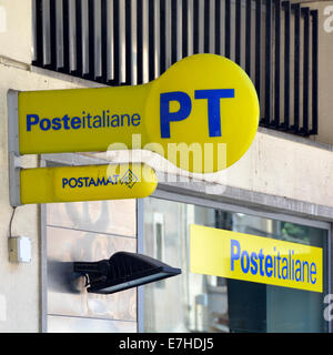 Anzeichen für Italienische Post außerhalb einer Post in Taormina Provinz Messina Sizilien Italien Stockfoto