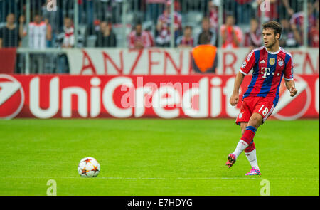 München, Deutschland. 17. Sep, 2014. Bayern Juan Bernat steuert den Ball während der UEFA Champions League-Gruppe E-Fußballspiel zwischen FC Bayern München und Manchester City in München, 17. September 2014. Foto: Marc Müller/Dpa/Alamy Live News Stockfoto