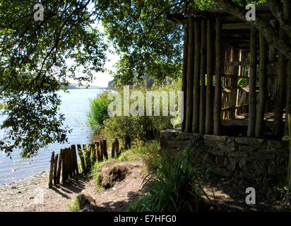 Vogelbeobachtung zu verstecken, die Loe Pool, Penrose, Cornwall, UK Stockfoto