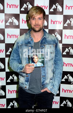 Ehemaliges Mitglied der Westlife Kian Egan startet sein erstes Solo-Album "Home" bei HMV Dundrum...  Mitwirkende: Kian Egan wo: Dublin, Irland bei: 16. März 2014 Stockfoto