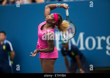 Flushing Meadows, New York, USA. 30. August 2014. Serena Williams (USA) in der 3. Runde Maßnahmen auf die US Open Tennis Championships. © Paul Stockfoto