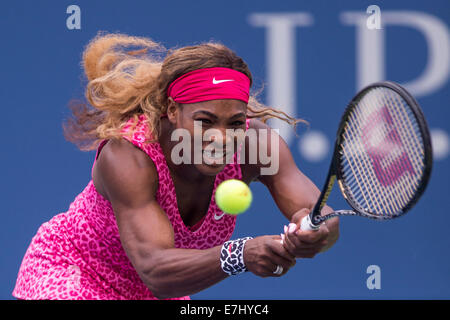 Flushing Meadows, New York, USA. 30. August 2014. Serena Williams (USA) in der 3. Runde Maßnahmen auf die US Open Tennis Championships. © Paul Stockfoto