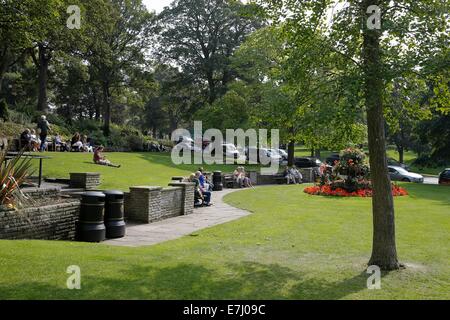 Harrogate Parkland und Straße Anpflanzungen Stockfoto