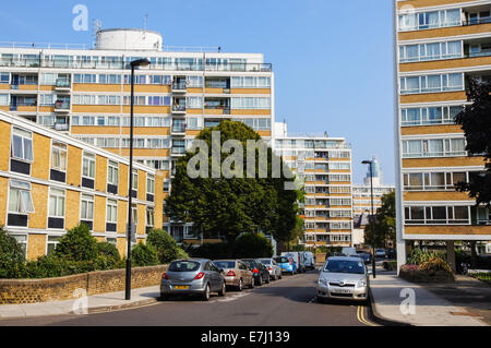 Wohnung Blöcke Wohnungen in South London England Vereinigtes Königreich Großbritannien Stockfoto