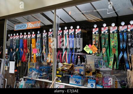 Harrogate Geschäften und Menschen Stockfoto