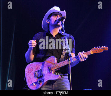 Brad Paisley tritt bei C2C in der 02 Arena Featuring: Brad Paisley wo: London, Vereinigtes Königreich bei: 16. März 2014 Stockfoto