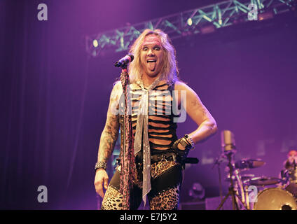 US-amerikanische Metalcore-Band Steel Panther die live auf der Bühne der Manchester O2 Apollo Featuring: Michael Starr wo: Manchester, Vereinigtes Königreich bei: 16. März 2014 Stockfoto