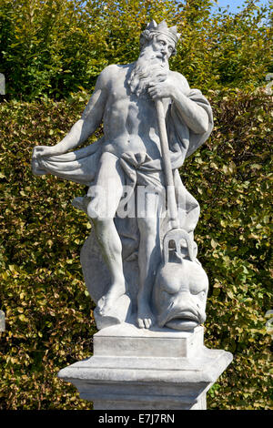 Barockstatue des Matthias Bernard Braun im Schlosspark in Lysá nad Labem. Neptun Stockfoto